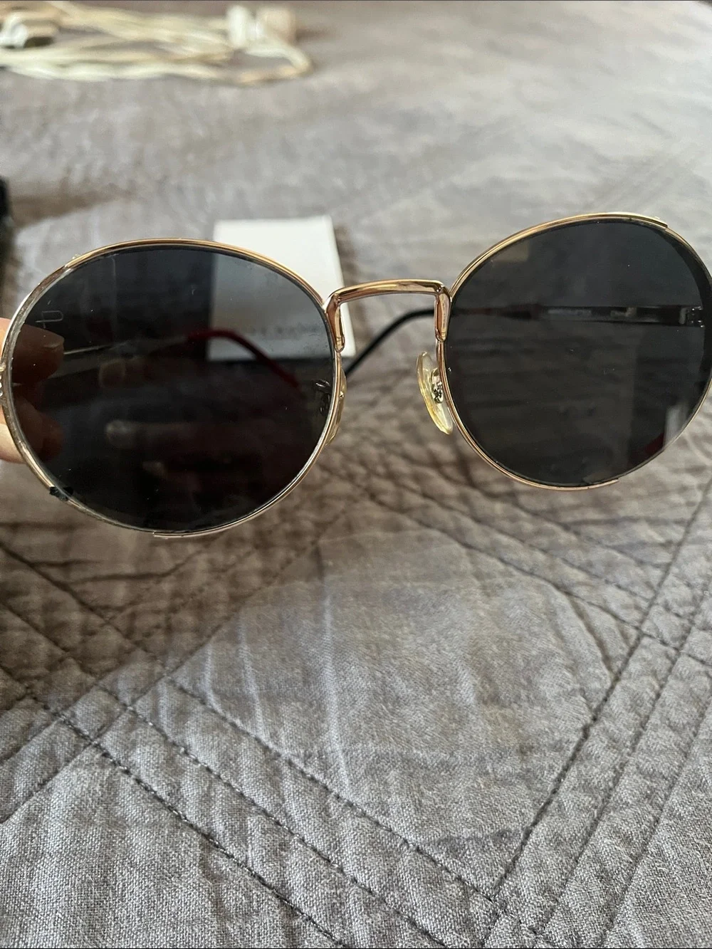Privé Revaux Men’s Round Metal Frame Sunglasses in Gold/Black